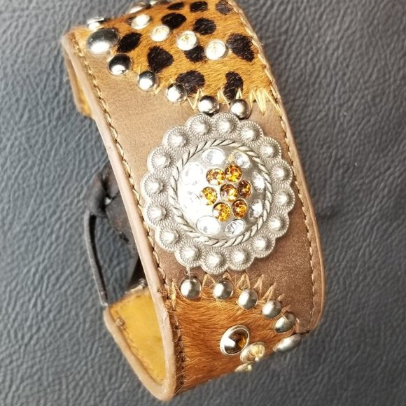Cowhide Concho Leather Cuff Handmade Unique - Picture 5 of 6